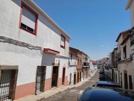 PARA ENTRAR A VIVIR.CASA EN EL CENTRO DE CASTUERA. photo 0