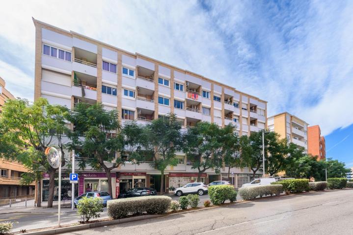 Oportunidad: piso amplio y luminoso en Avenida Cataluña photo 0