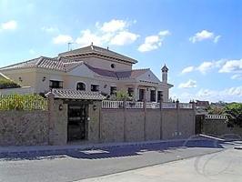 Casa - Chalet en venta en Torre del Mar de 485 m2 photo 0