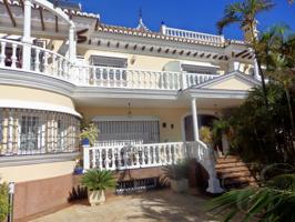 Casa - Chalet en venta en Torre del Mar de 800 m2 photo 0