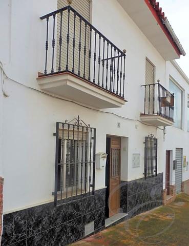 Casa De Pueblo en venta en Riogordo de 208 m2 photo 0