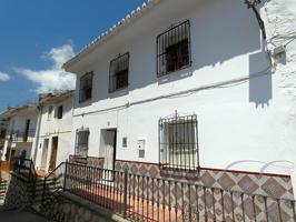 Casa De Pueblo en venta en Riogordo de 206 m2 photo 0