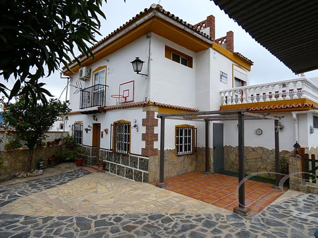 Casa De Pueblo en venta en Cútar de 154 m2 photo 0