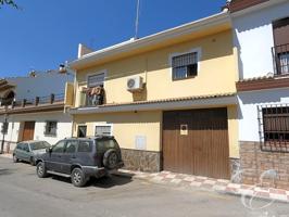 Casa De Pueblo en venta en Riogordo de 290 m2 photo 0