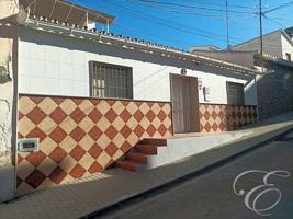 Casa De Pueblo en venta en Vélez-Málaga de 200 m2 photo 0