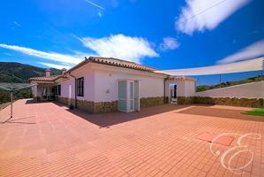 Casa - Chalet en venta en Sedella de 154 m2 photo 0