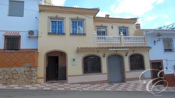 Casa - Chalet en venta en Riogordo de 400 m2 photo 0