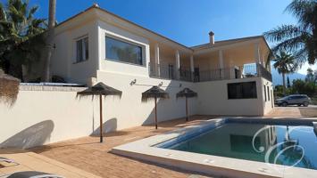 Casa - Chalet en venta en Periana de 580 m2 photo 0