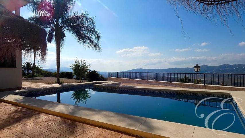 Casa - Chalet en venta en Periana de 580 m2 photo 0
