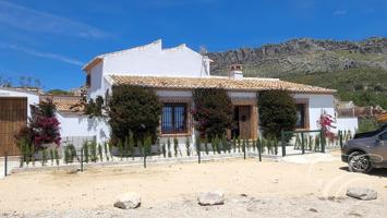 Casa Rústica en venta en Villanueva de la Concepción de 390 m2 photo 0