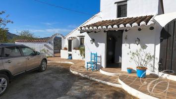 Casa Rústica en venta en Comares de 520 m2 photo 0