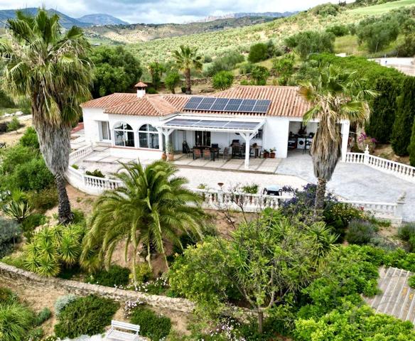 Casa - Chalet en venta en Almogía de 142 m2 photo 0