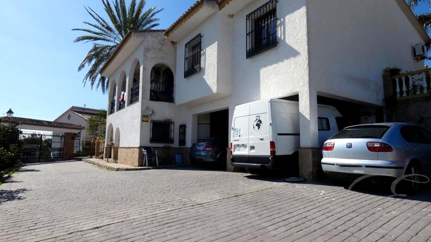 Casa - Chalet en venta en Almayate de 414 m2 photo 0