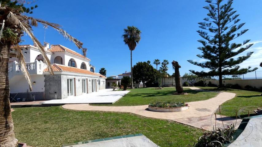Casa Rústica en venta en Almayate de 385 m2 photo 0