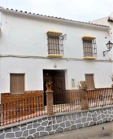 Casa De Pueblo en venta en Riogordo de 219 m2 photo 0