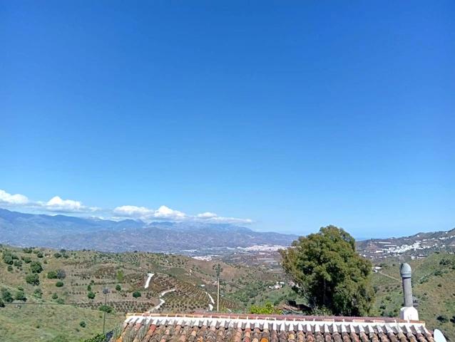 Casa Rústica en venta en Iznate de 120 m2 photo 0