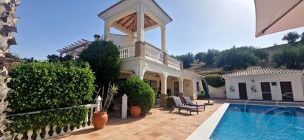Casa - Chalet en venta en Viñuela de 315 m2 photo 0