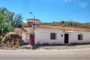Casa - Chalet en venta en Viñuela de 81 m2 photo 0