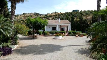 Casa Rústica en venta en Benamargosa de 128 m2 photo 0