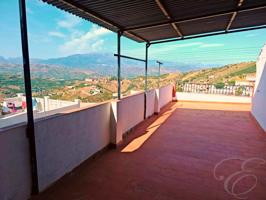 Casa De Pueblo en venta en Iznate de 90 m2 photo 0