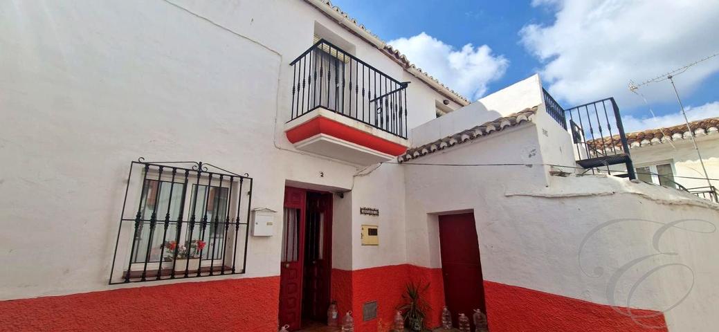 Casa De Pueblo en venta en Benamargosa de 149 m2 photo 0