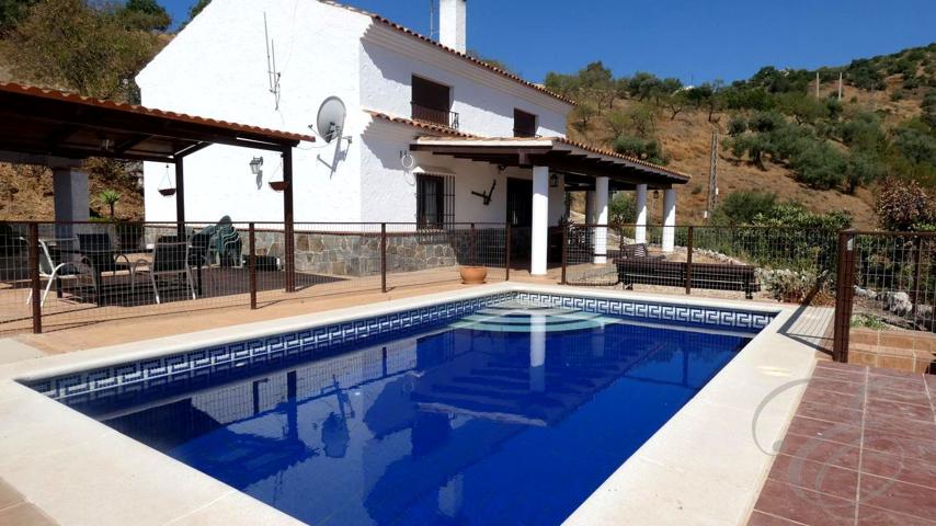 Casa Rústica en venta en Colmenar de 180 m2 photo 0