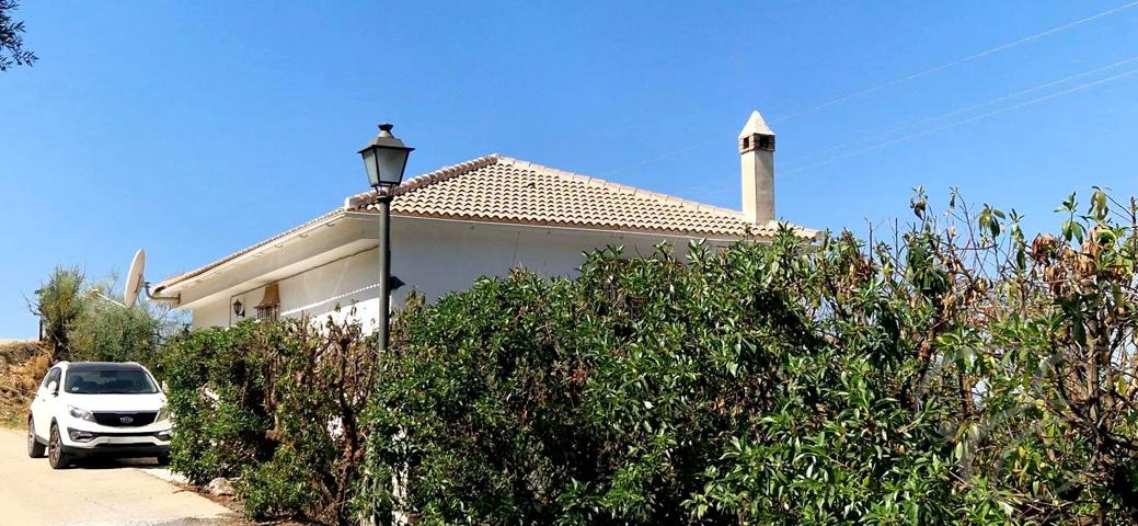 Casa Rústica en venta en Alcaucín de 188 m2 photo 0