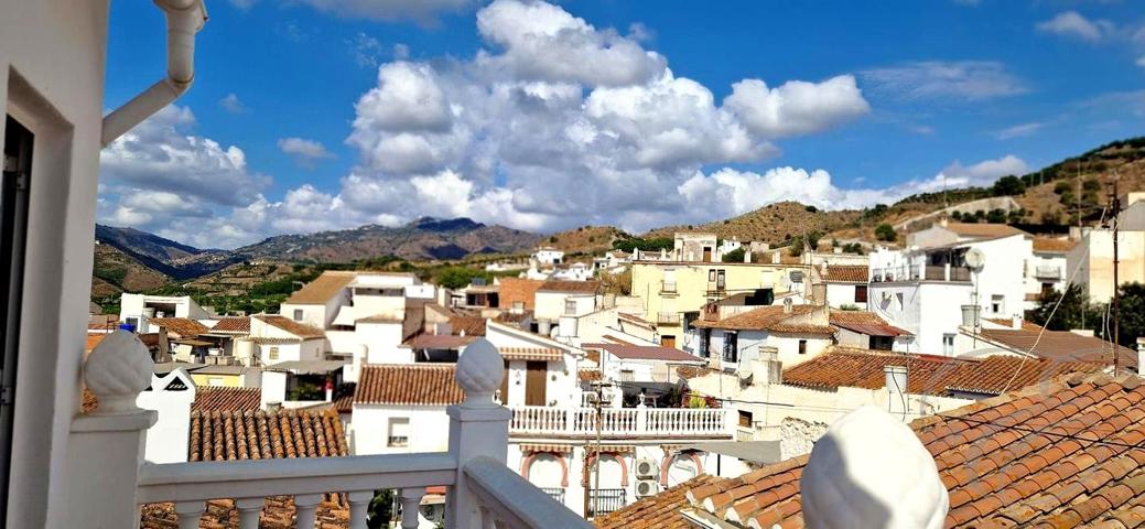 Casa De Pueblo en venta en Benamargosa de 103 m2 photo 0