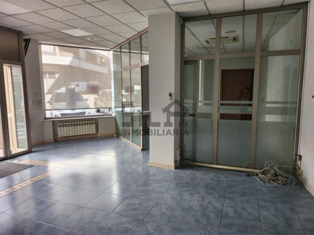 ALQUILER LOCAL COMERCIAL ZONA PUENTE photo 0