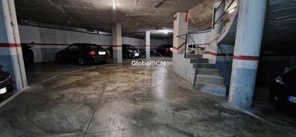 Plaza de parking grande para coche y moto photo 0