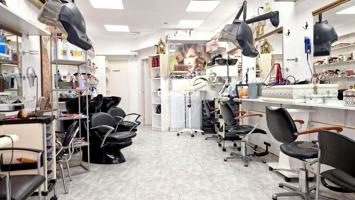 LOCAL EN VENTA ACTUALMENTE EQUIPADO COMO PELUQUERIA photo 0