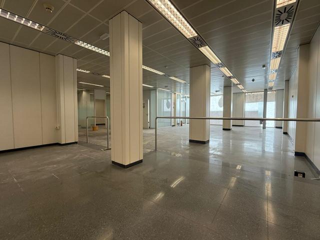 ESPECTACULAR OPORTUNIDAD DE ALQUILER LOCAL-COMERCIAL TOTALMENTE REFORMADO EN ABARAN photo 0