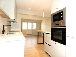 Piso en venta en Barakaldo de 60 m2 photo 0
