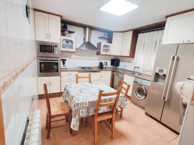 Venta de Chalet Pareado en Bargas photo 0