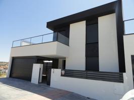 Chalet unifamiliar en alquiler en Altos de Valparaíso photo 0