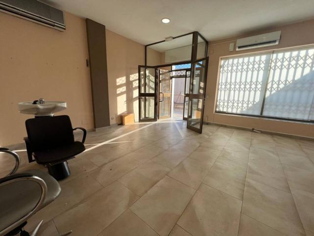 LOCAL COMERCIAL EN AVD PORTUGAL JUNTO A SUPERCOOR photo 0