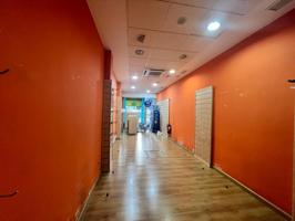 Local en venta en Zaragoza de 66 m2 photo 0