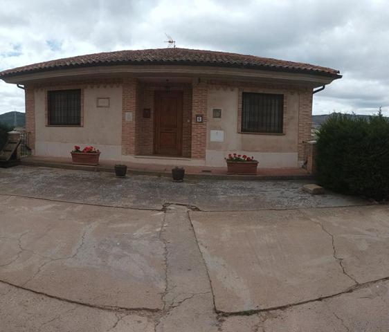 SE VENDE PRECIOSO CHALET EN TORRALBA DE RIBOTA photo 0