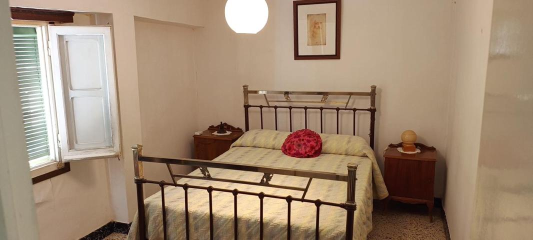 SE VENDE CASA CON TERRENO EN RUESCA photo 0
