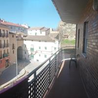 SE VENDE PISO CON PARKING EN RONDA DE CAMPIELES photo 0