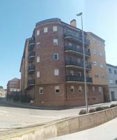 SE VENDE PISO CON PARKING EN RONDA DE CAMPIELES photo 0