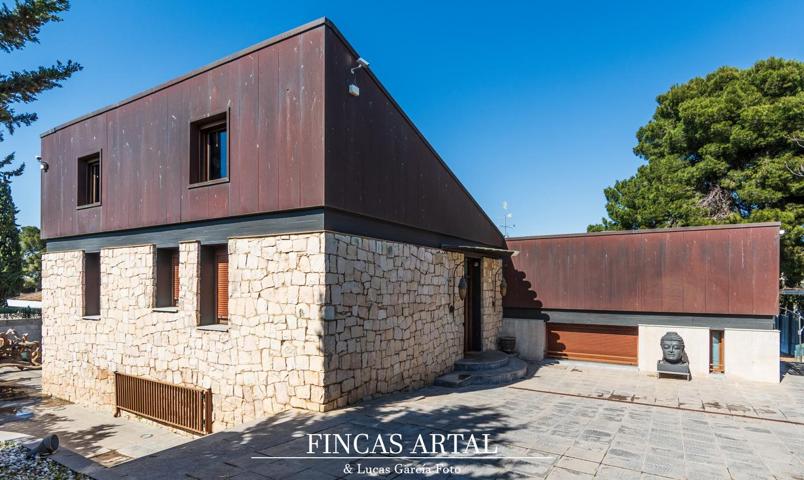 Casa - Chalet en venta en Zaragoza de 316 m2 photo 0