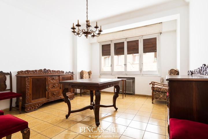 Piso en venta en Zaragoza de 146 m2 photo 0