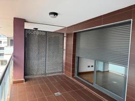 SE VENDE PISO DE 3 HABITACIONES EN LAS CORTES photo 0