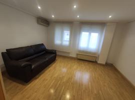 Piso en alquiler en Zaragoza de 57 m2 photo 0
