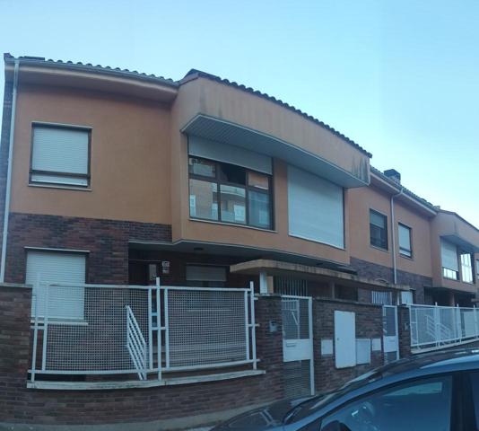 SE VENDE ADOSADO EN MARGARITA photo 0