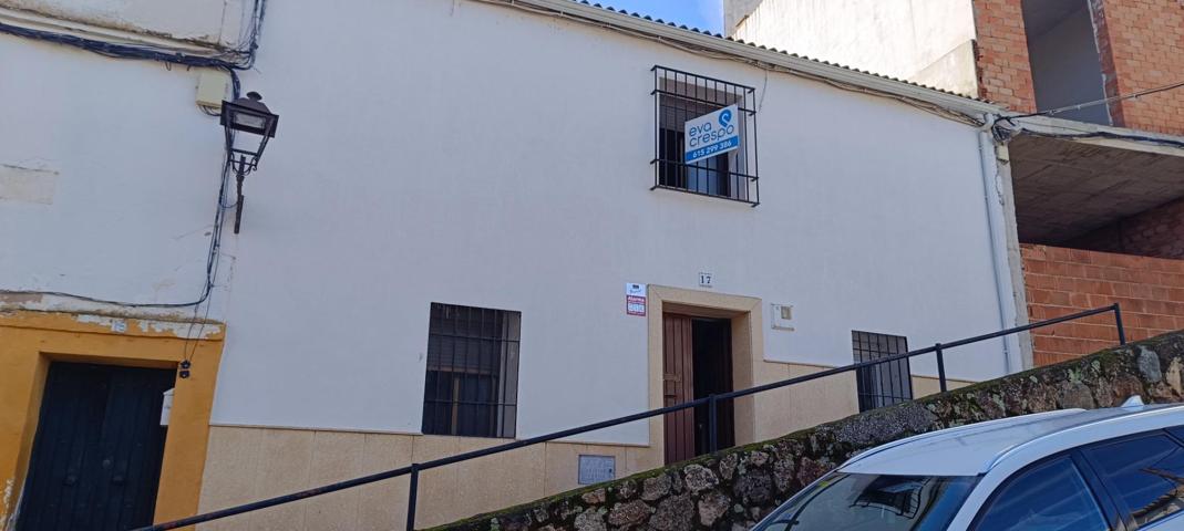 Casa con Tradición y Potencial en el Corazón de Almodóvar del Río photo 0