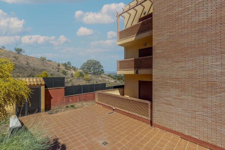 EDIFICIO DE 21 VIVIENDAS EN ZONA MEDINA ELVIRA!! photo 0