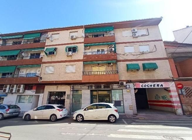 BONITO LOCAL COMERCIAL EN MARACENA! photo 0