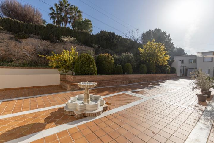 GRAN CASA EN VENTA EN MIRADOR DE ROLANDO photo 0